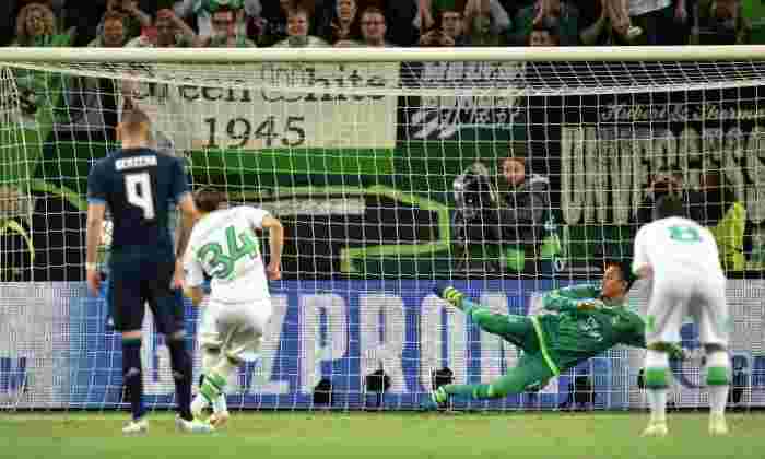 Wolfsburg 2-0 Real Madrid：西班牙人被Bundesliga Strugglers惊呆了