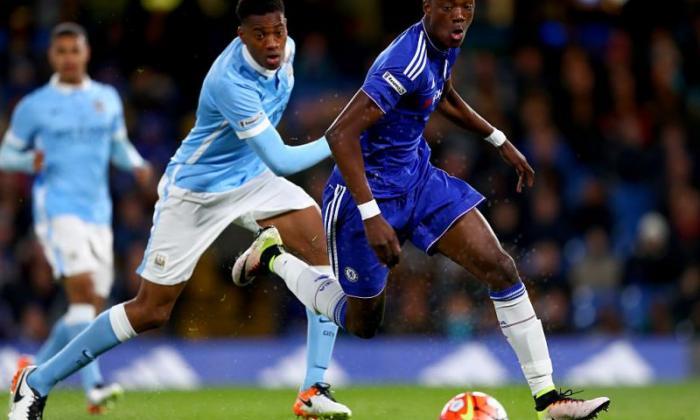 Chelsea赢得了3-1（4-2 agg）胜利的第三次直接的Fa青年杯，在曼彻斯特城
