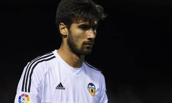 曼彻斯特联队在Renato Sanches怠慢后追求Valencia的Andre Gomes