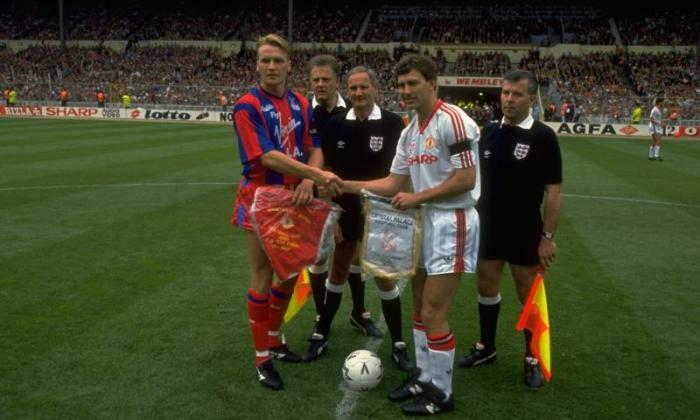 在这一天：曼彻斯特联队1-0水晶宫 - 重温1990年的FA杯最终重播在温布利