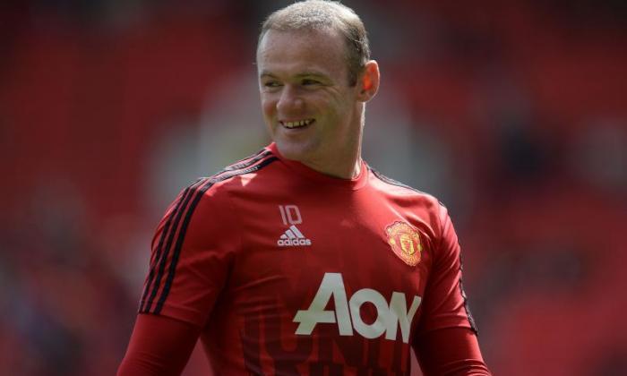Wayne Rooney揭示了他想在中场发挥曼联和英格兰职业的休息