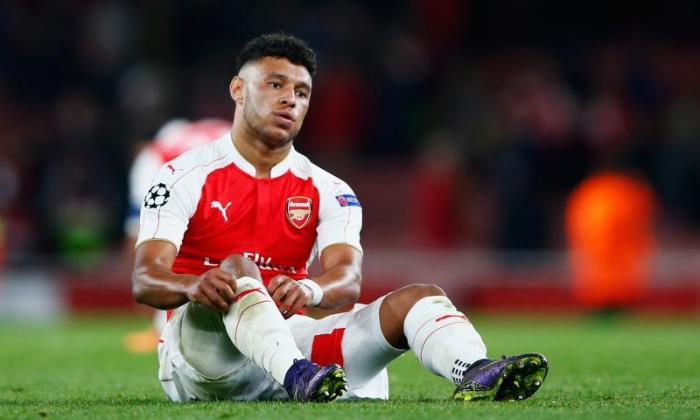 Alex Oxlade-Chamberlain Out 2个月与膝关节伤害 - 阿森纳向前至2016年欧洲小姐