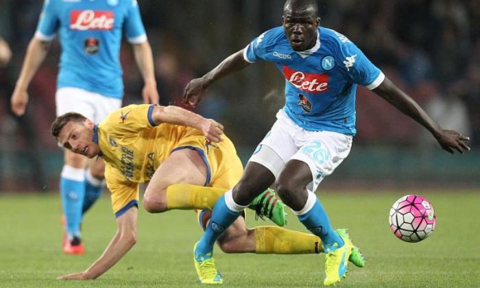 转移新闻：Napoli Warn Arsenal和切尔西脱离明星后卫Kalidou Koulibaly