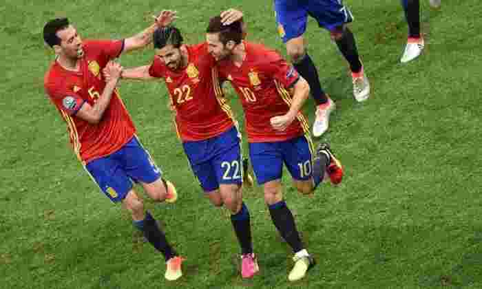 2016年欧元：西班牙3-0土耳其：优势La Roja缓解16次