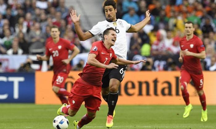 2016年欧元：德国0-0波兰：当地的竞争对手发挥着锦标赛的第一个僵局