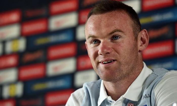 2016年欧元：英格兰船长Wayne Rooney在斯洛伐克队选择的罗伊霍奇森捍卫