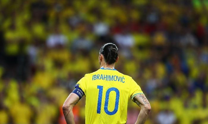 Zlatan Ibrahimovic到曼彻斯特联队：作为前锋的风扇反应证实来自PSG的移动