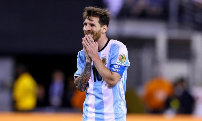 莱昂内尔·梅西在阿根廷失去了截止日罚后的国际足球之后退出国际足球