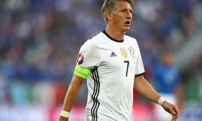 曼彻斯特联队转账报告：Paris Saint-Germain考虑到Bastian Schweinsteiger