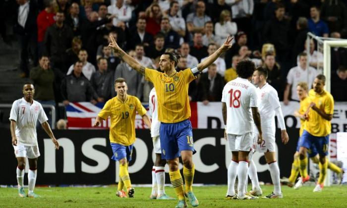 曼联签署Zlatan Ibrahimovic对瑞典V英国的惊人目标