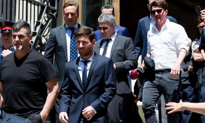 巴塞罗那超级明星莱昂内尔·梅西被判处21个月的税务欺诈行为......但他不会为任何监狱时间提供服务