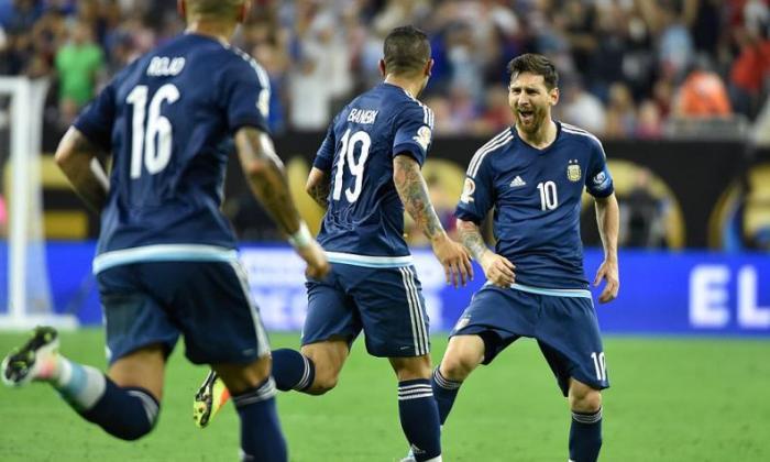 视频：巴塞罗那超级明星莱昂内尔·梅西将目标记录打破了阿根廷捶打美国达到科普美决赛