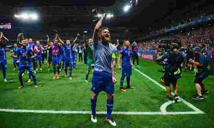 听：冰岛足球评论员Gudmundur Benediktsson在2016年欧元期间和之后疯狂地赢得英国
