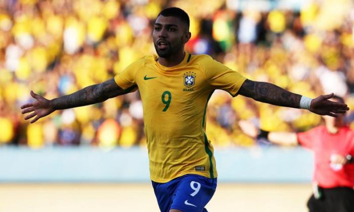 巴塞罗那对竞争对手切尔西在巴西青少年轰动的比赛中Gabriel Barbosa