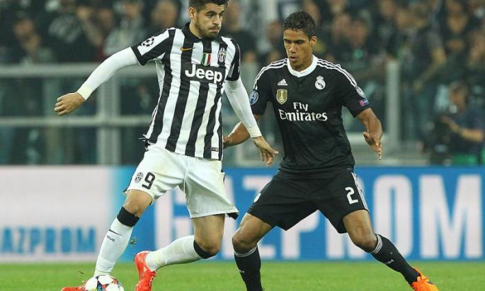 曼联FC转移新闻：Raphael Varane'Pinubs'Jose Mourinho以3300万英镑的竞标留在皇家马德里