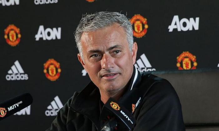 曼联经理Jose Mourinho指责竞争对手老板的“害怕”谈论英超联赛冠军