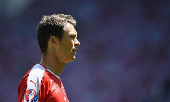 转移新闻：Borussia Dortmund，Chelsea和曼彻斯特城都热衷于Veteran Swiss Defender Stephan Lichtsteiner