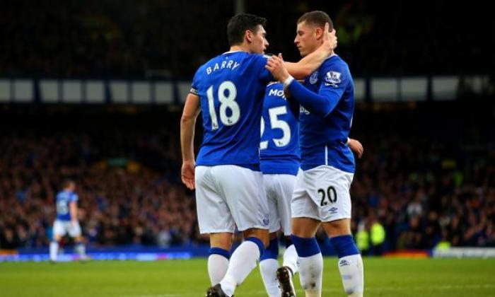 埃弗顿FC：Gareth Barry说Ross Barkley'需要实现'Steven Gerrard和Frank Lampard的一致性