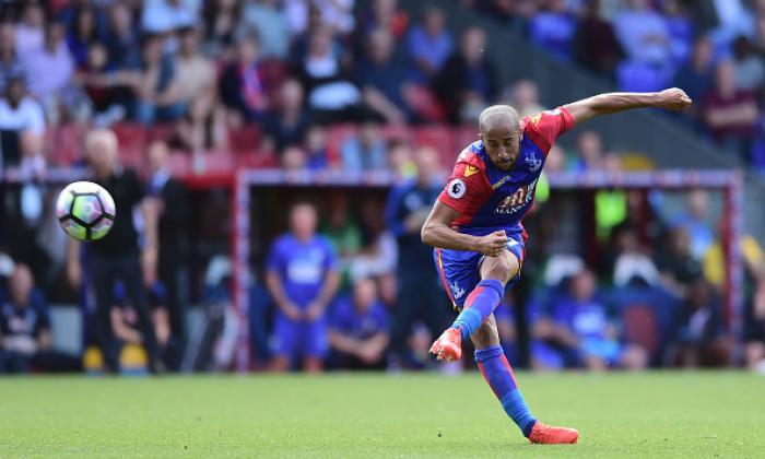 听：Crystal Palace Boss Alan Pardew Barts Andros Townsend由Everton Star Yannick Bolasie填写Void