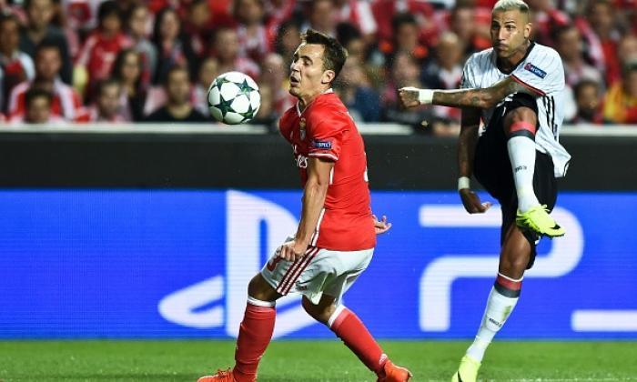 手表：这是一个淘汰赛！Ricardo Quaresma地板Benfica Defender Alex Grimaldo用射击