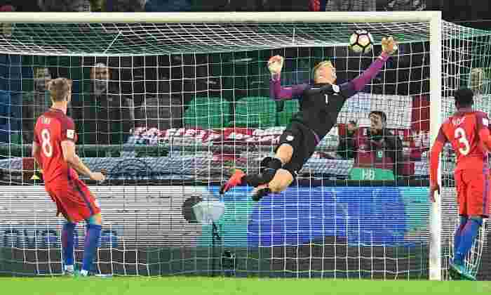 Joe Hart V斯洛文尼亚和其他伟大的足球扑救，包括银行V Pele和Schmeichel V Rapid Vienna