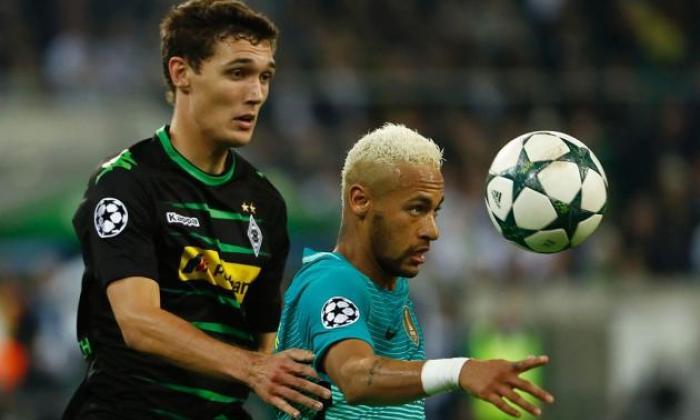 Borussia Monchengladbach'Hope's Hevering Chelsea Defender Andreas Christensen于2017年