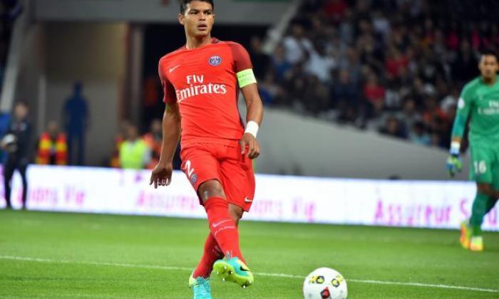 Thiago Silva已经从“三四大俱乐部”提供了Paris Saint-Germain，揭示了代理人