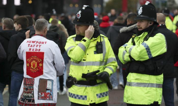 英国警察部队调查足球联系的“儿童性虐待”