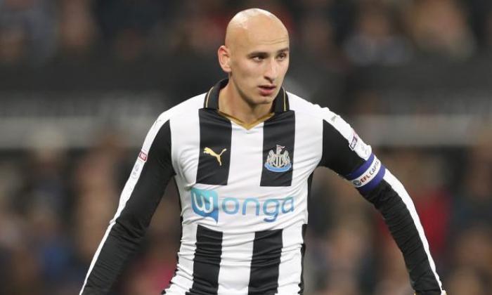 Newcastle Midfielder Jonjo Shelvey获得了五场比赛禁止使用“针对对手的种族加重语言”