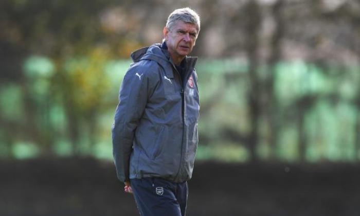 Arsene Wenger说，Chelsea'超级收藏夹的标题，称赞Antonio Conte作为Blues in Arsenal的英超联赛胜利记录