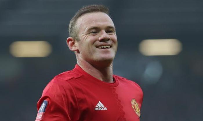 Wayne Rooney'骄傲和荣幸'等于Sir Bobby Charlton的曼彻斯特联队得分记录