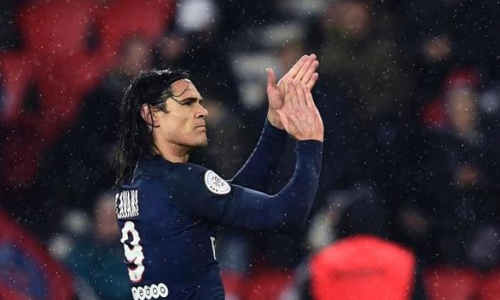 Edinson Cavani通过签署新的巴黎圣格利曼交易，准备结束切尔西和曼联链接