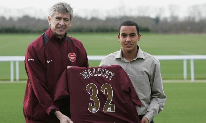 视频：11周年快乐Theo Walcott！阿森纳向前达到酋长国的令人难忘的里程碑