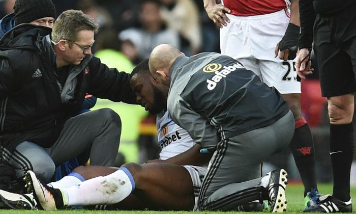 Sunderland Striker Victor Anichebe Out大约10周，膝盖伤害
