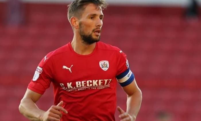 Barnsley 3-2利兹联合：Conor Thaihane任意踢的结束白人赛跑为Tykes Edge Yorkshire Derby