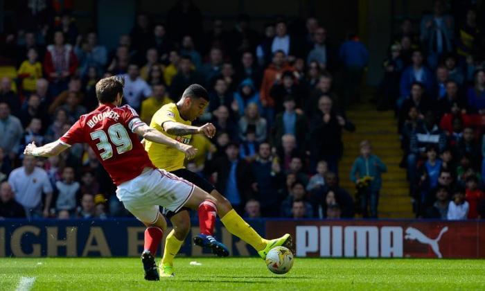 Watford 2-0 Middlesbrough：黄蜂队从顶部敲开鲍罗