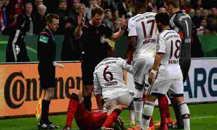 哎哟！拜仁慕尼黑明星蒂亚戈楼层与功夫踢的对手，逃脱红牌