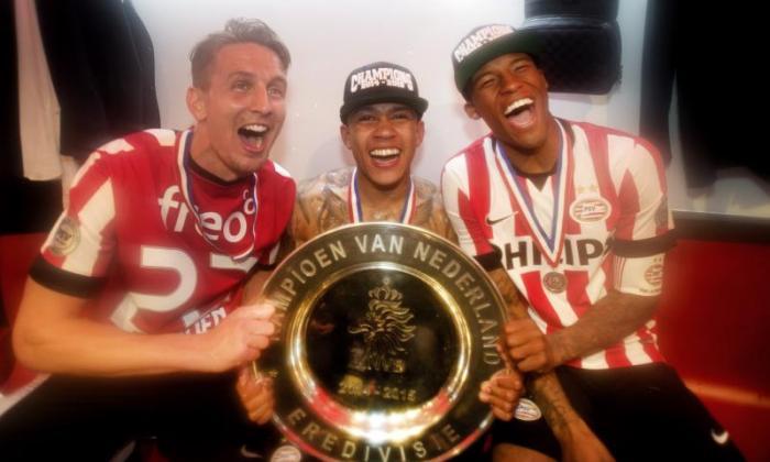 曼联目标网令人惊叹的PSV eindhoven（视频）任意球
