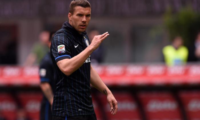 阿森纳的Lukas Podolski在意大利'解决'，但承认他不确定未来