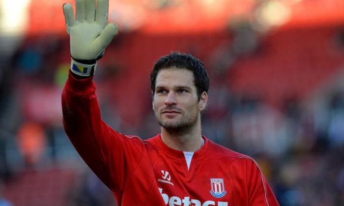 Mark Hughes承认Asmir Begovic的斯托克未来仍然不确定