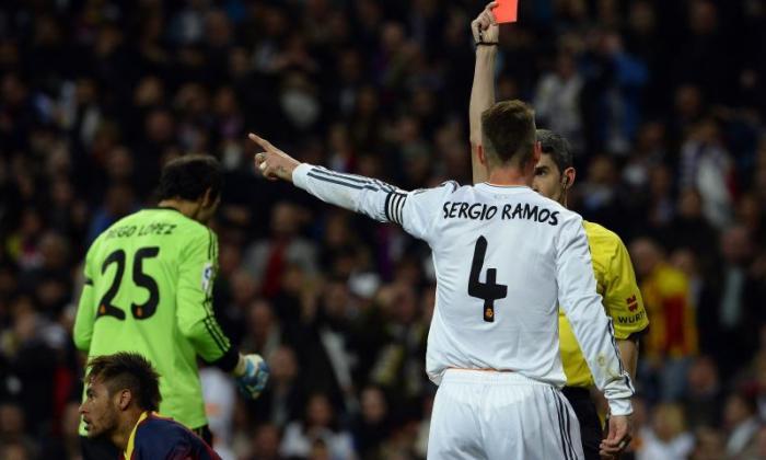 前明星警告曼彻斯特联队：Real Madrid的Sergio Ramos是一个“红牌行走”