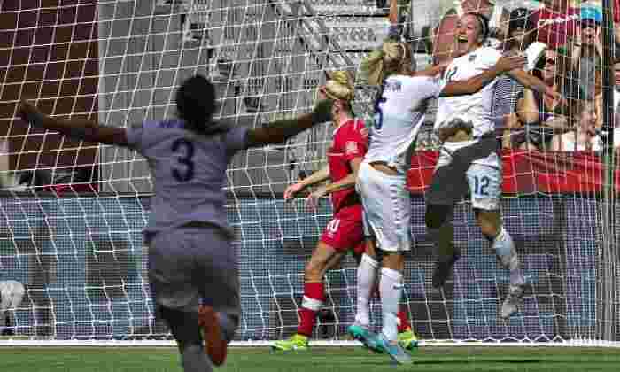 2015年妇女世界杯：英格兰的Lucy青铜在八球员的金球中的八手士