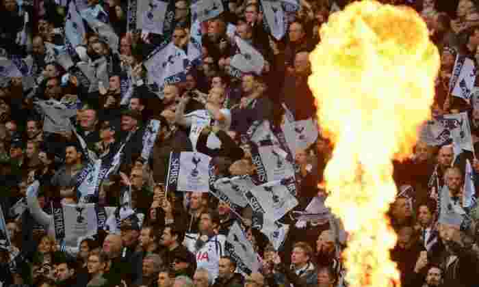 Tottenham  - 不是切尔西 - 应该在Wembley上玩足球迷