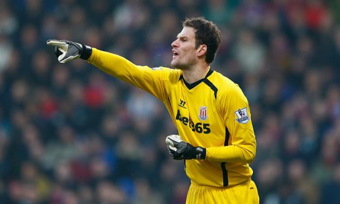 Man United和Chelsea目标Asmir Begovic包含在Stoke Tour