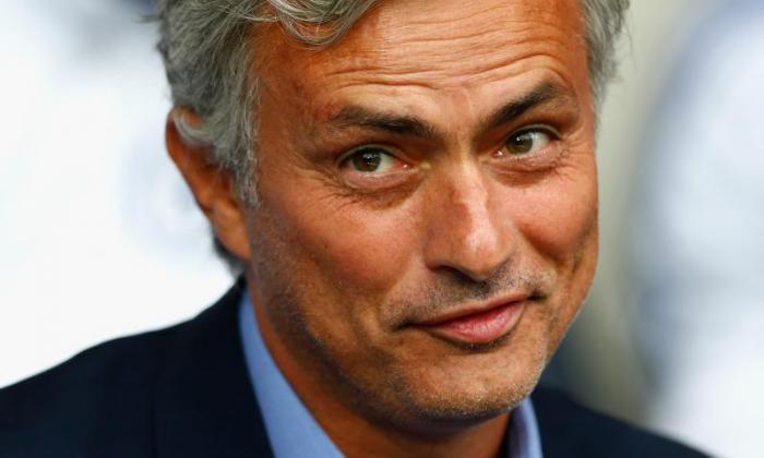 Jose Mourinho'快乐'与切尔西队驳回约翰石头和保罗Pogba转移谈判