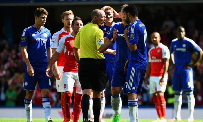 Chelsea Star Diego Costa因阿森纳的Laurent Koscielny的FA发生冲突而受到FA的暴力行为
