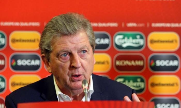 Roy Hodgson否认“轻松获得英格兰上限”从利物浦传奇Jamie Carragher索赔