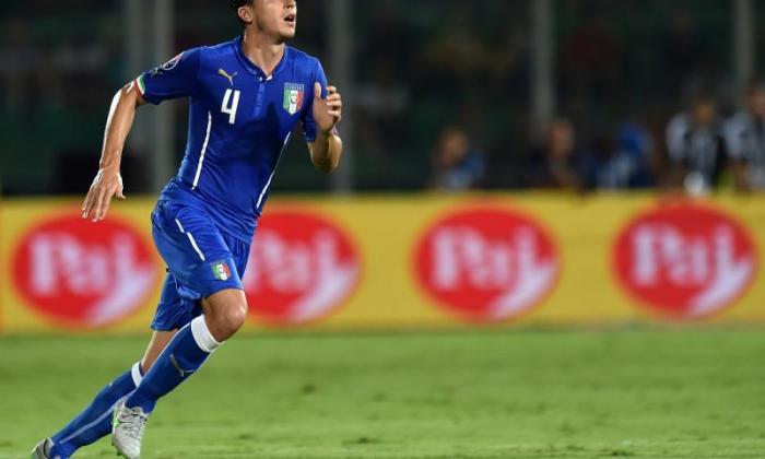 视频：观看曼联明星Matteo Darmian为意大利的目标