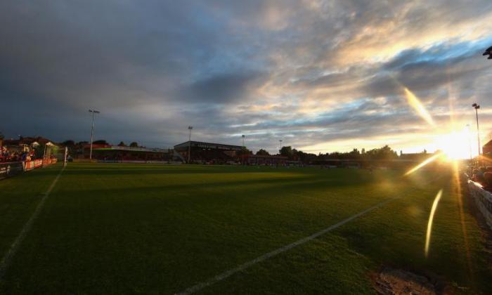 FA CUP ROONM-UP：Altrincham Shock Barnsley，而Eastleigh Stun Crewe