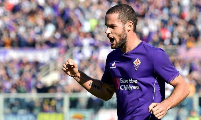 Liverpool目标1月份的“不安”的Fiorentina Midfielder Mario Suarez